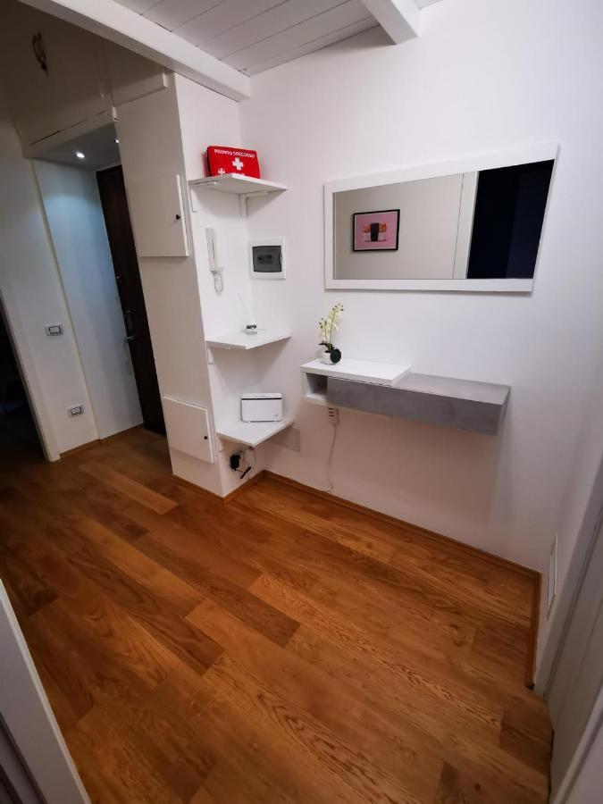 Amio Apartment - Next To M5 Ca Granda Milano Exteriör bild
